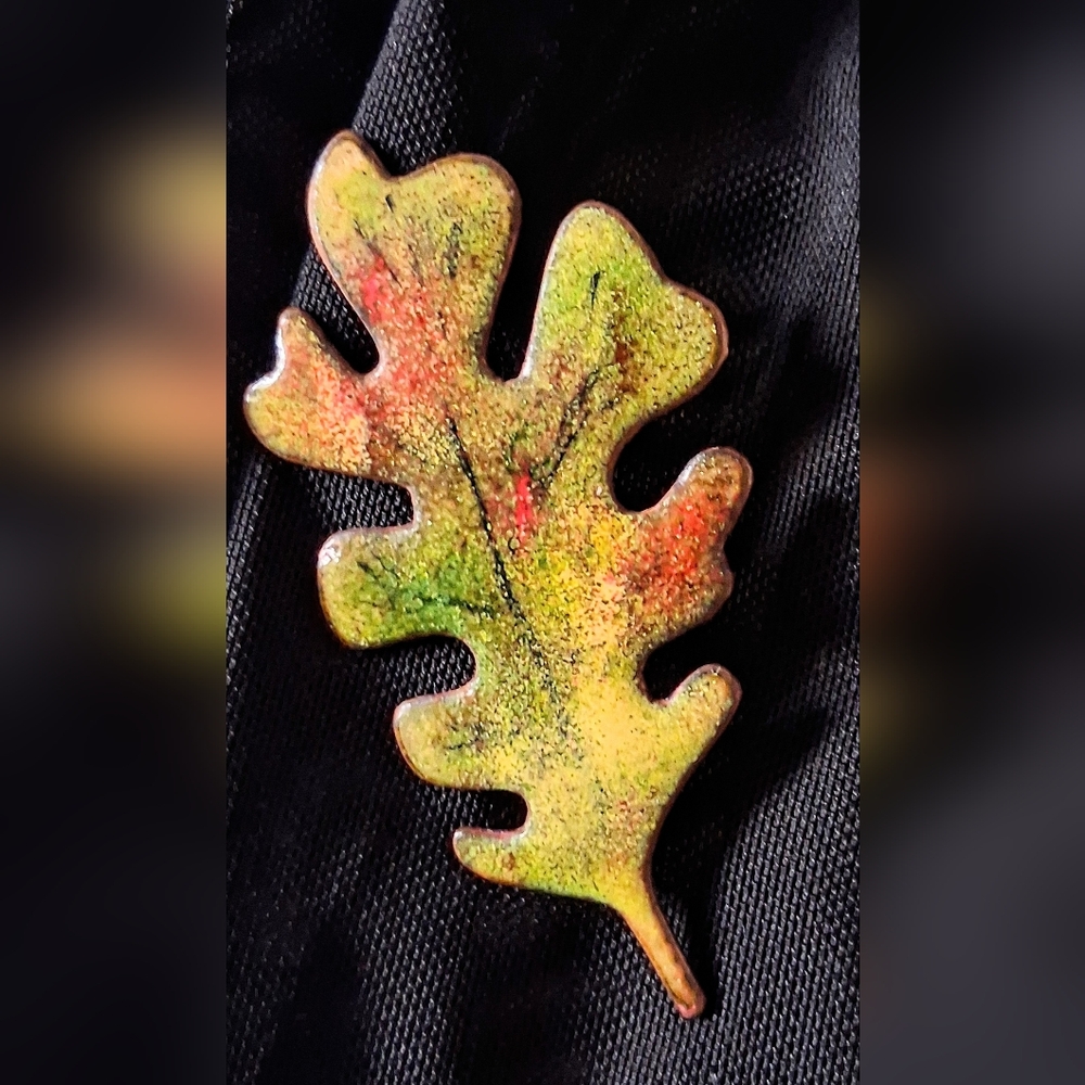 Lovely, Unique, Enamel Leaf Brooch - Vintage 70s - Picture 2 of 8